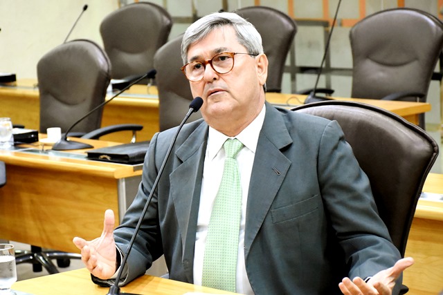 Deputado acusa governo Fátima de reter 257 mil doses de vacinas