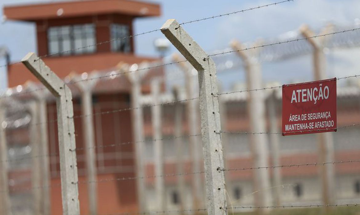 Visitas presenciais em penitenciárias federais são suspensas