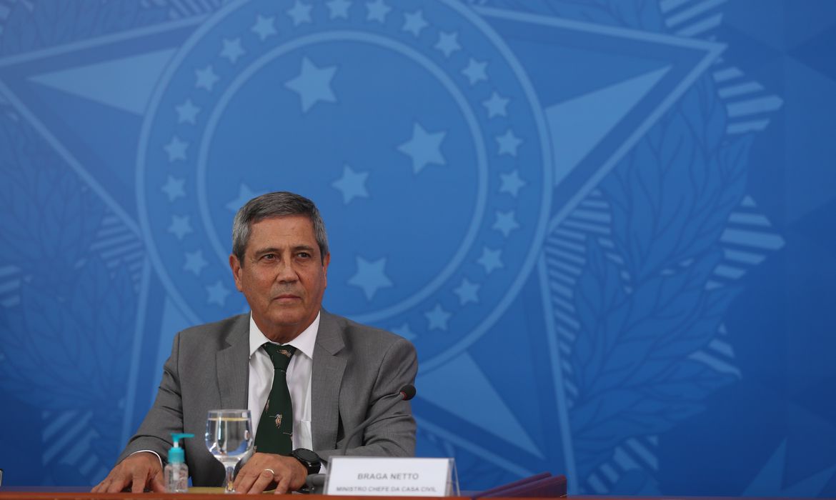 Ministro da Casa Civil é hospitalizado após mal súbito durante férias em Alagoas