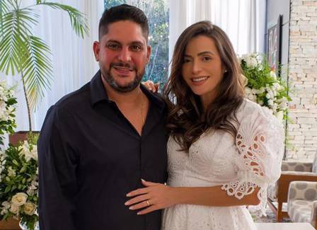 Cantor sertanejo se casa com ex-mulher do seu ex-cunhado em GO