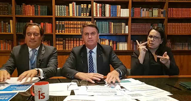 'Se Lula voltar, qual vai ser o futuro do Brasil?', questiona Bolsonaro