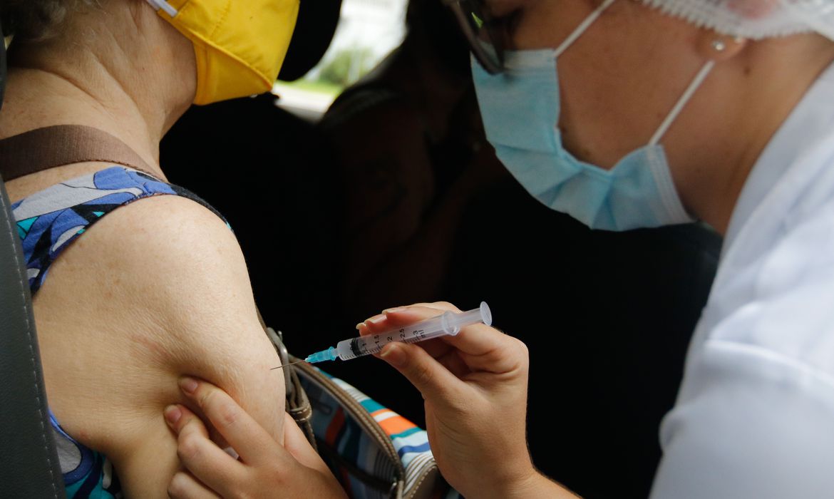 Covid-19: Brasil terá, em maio, 4 milhões de doses do consórcio Covax Facility