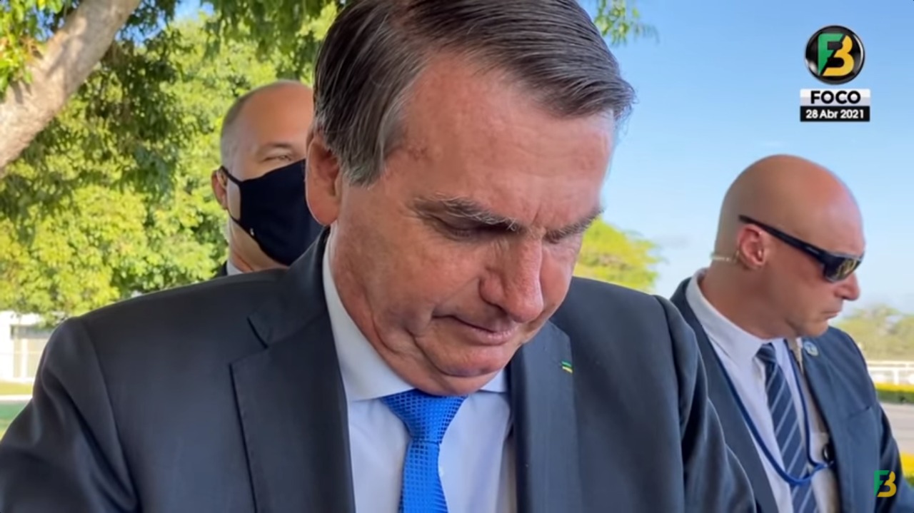 CPI: Bolsonaro diz que enviou dinheiro a governadores, mas que houve desvio