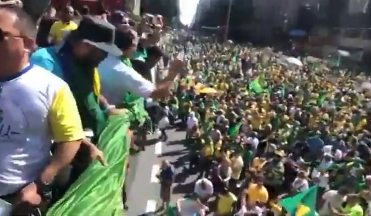 VÍDEO: Multidão ocupa a Avenida Paulista em ato pró-Bolsonaro