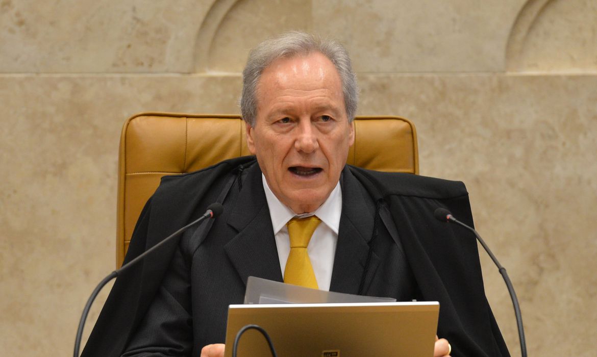 Gestor pode ser punido se atrasar 2ª dose de vacina, diz ministro do STF