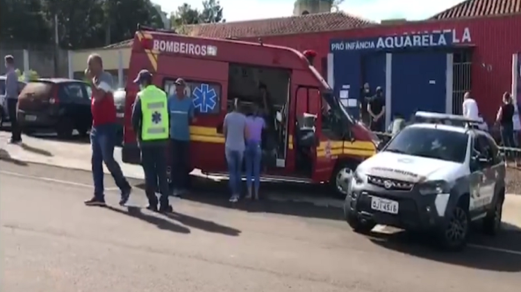 Tragédia: jovem invade escola e mata 3 crianças e duas mulheres