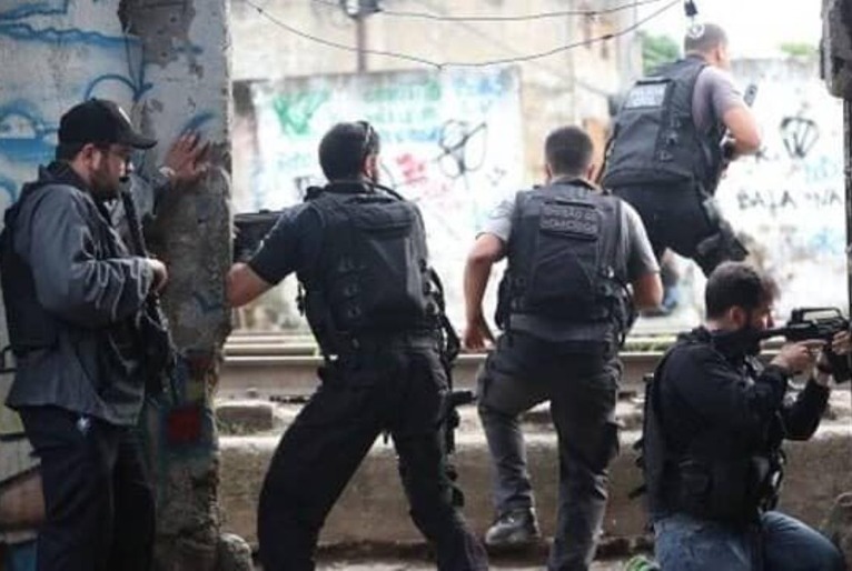 Operação no Rio de Janeiro tem intenso tiroteio e deixa 25 mortos