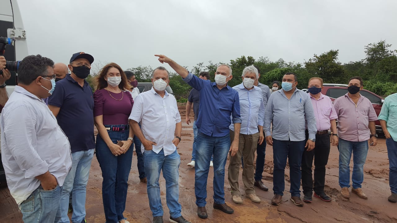 Ministro Rogério Marinho visita obras em São Gonçalo do Amarante
