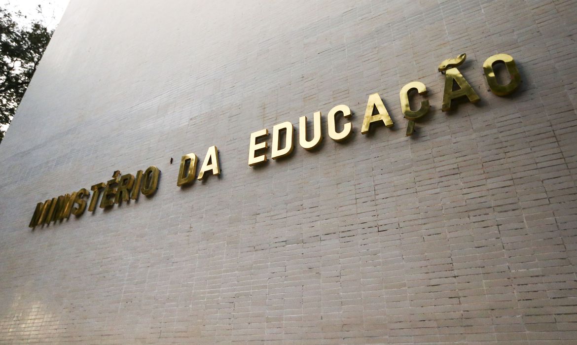 Governo Bolsonaro libera R$ 2,61 bilhões para universidades federais