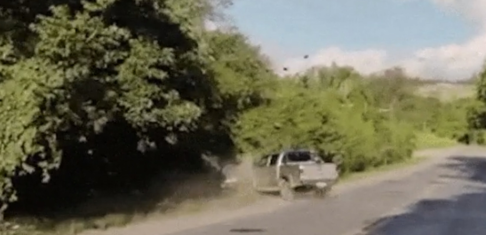 Motorista bêbado anda em zigue-zague e causa batida em rodovia; veja