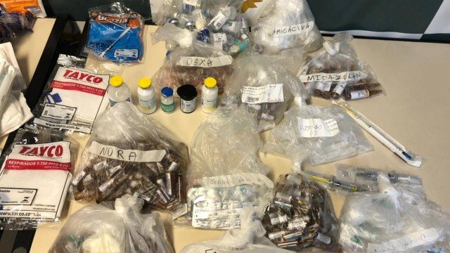 Técnica de enfermagem é presa por desviar medicamentos para intubação