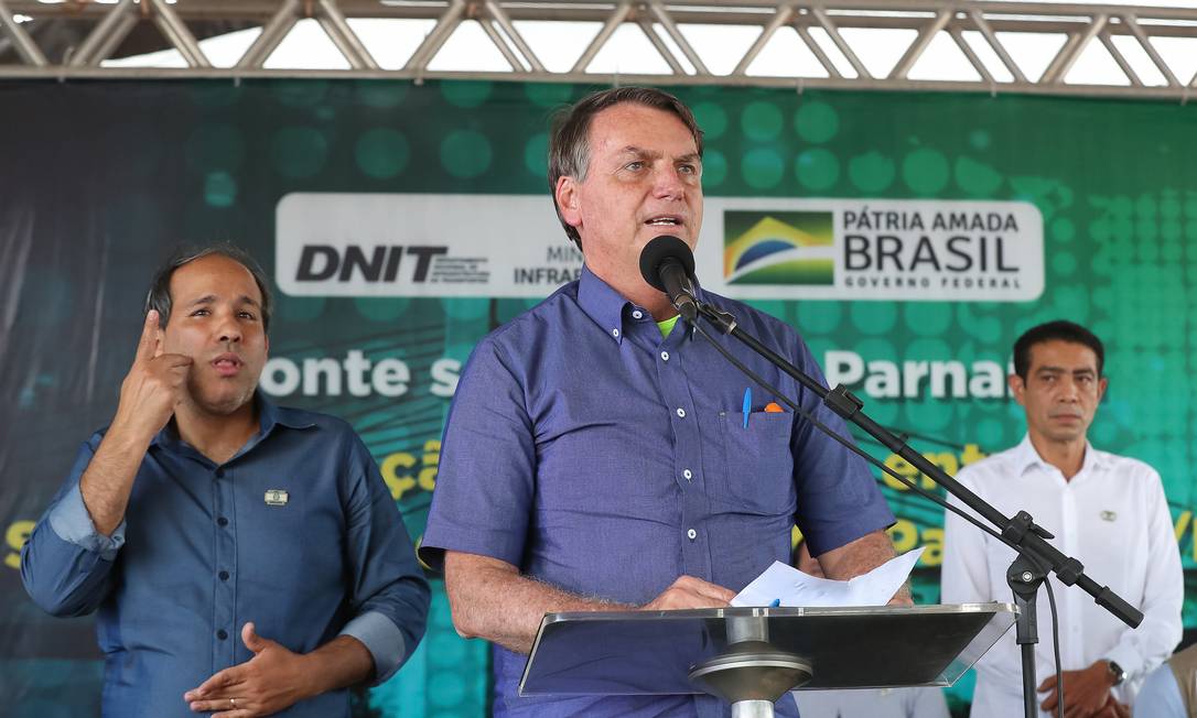 'Um ladrão candidato a presidente e um vagabundo como vice', diz Bolsonaro