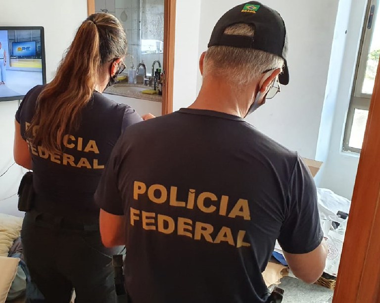 PF desarticula esquema de falsificação de documentos para obter porte de arma