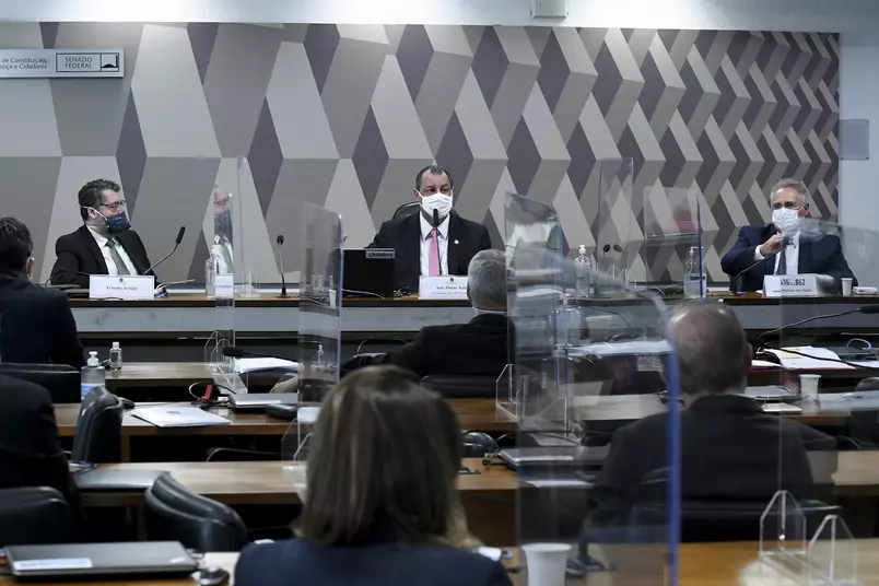 Senadores querem convocar 10 governadores para CPI da Covid; veja quem