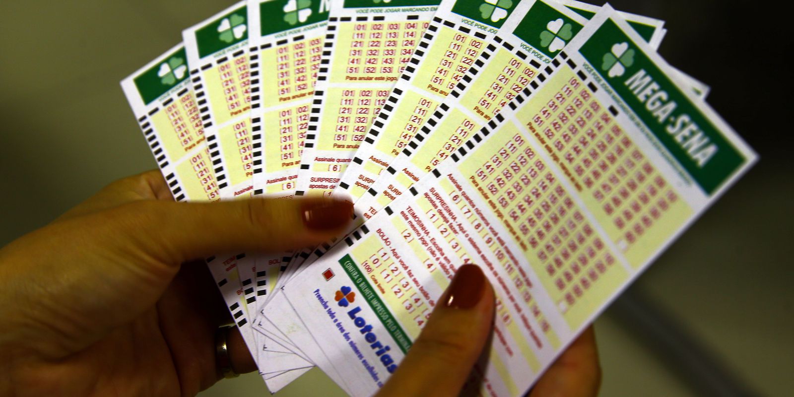 Mega-Sena paga R$ 47,3 milhões a duas apostas; veja os números sorteados