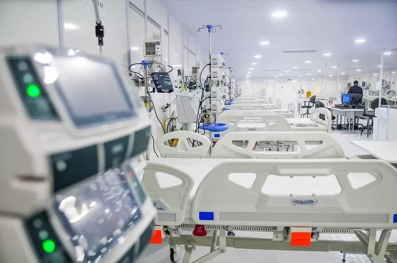 Vacinação faz mortes por covid despencarem 41% em dois meses
