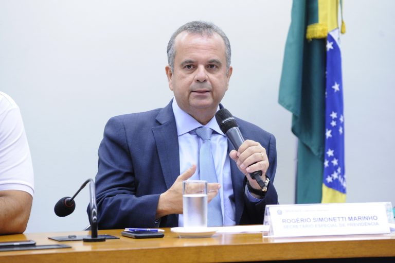 AO VIVO: Rogério Marinho explica denúncias sobre orçamento