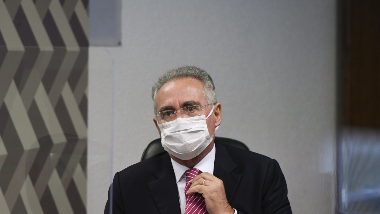 Renan Calheiros se recusa a fazer perguntas a médicos e abandona sessão da CPI da Covid