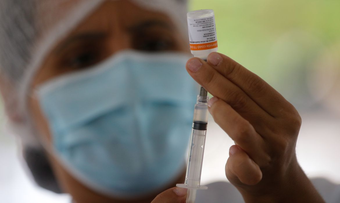 O Globo: No ritmo atual, Brasil pode vacinar 70% da população com 2 doses até dezembro