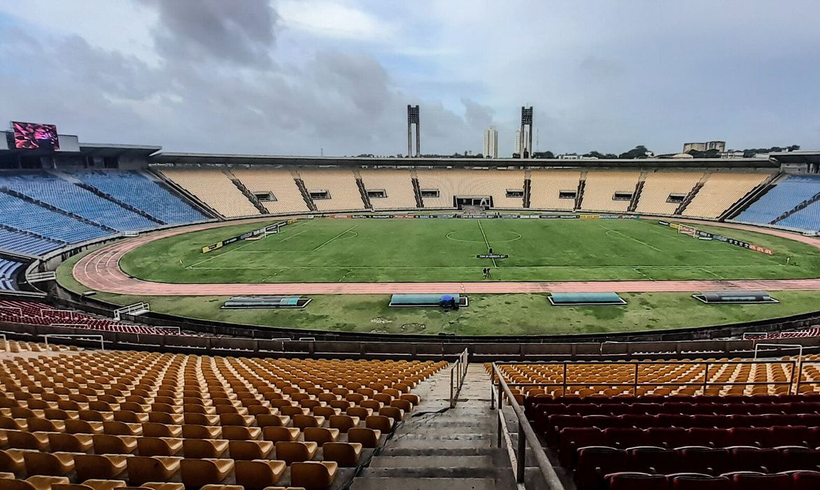 Jogos de futebol hoje, confira onde assistir ao vivo e horários