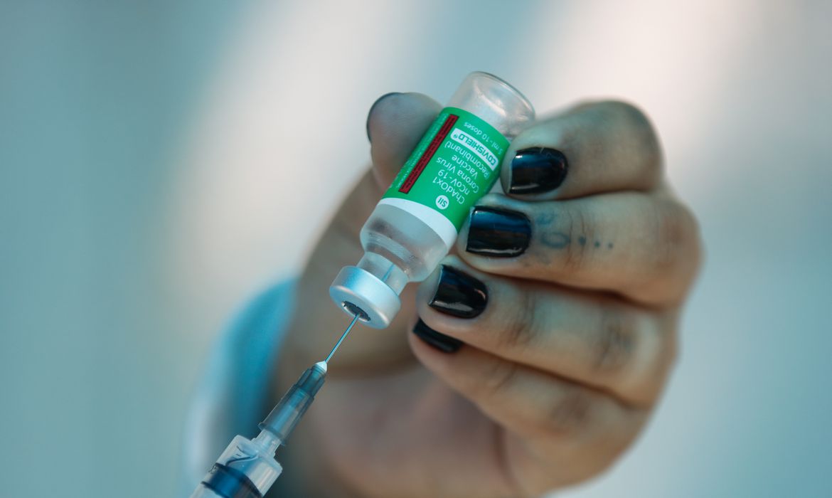 Covid: Estudo mostra que 3ª dose de vacina produz forte resposta imune; veja qual imunizante