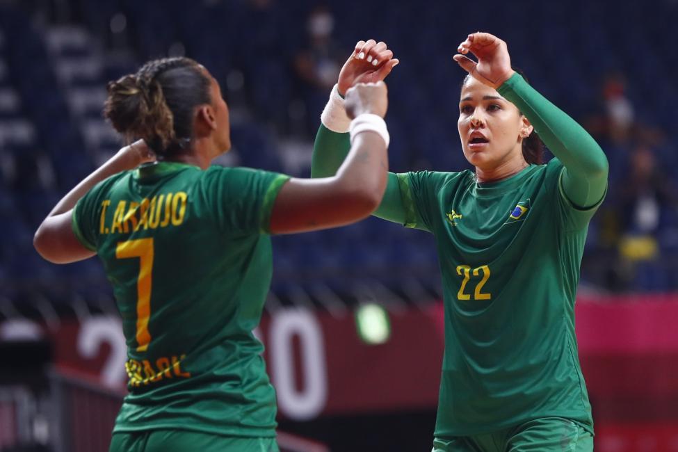 Olímpiadas de Tóquio: Potiguar marca duas vezes e Brasil empata com Rússia no handebol feminino