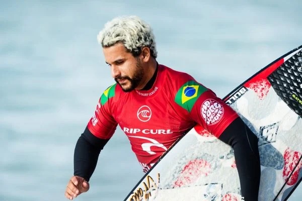 Tóquio: oitavas do surfe começam neste domingo com potiguar e mais 3 brasileiros