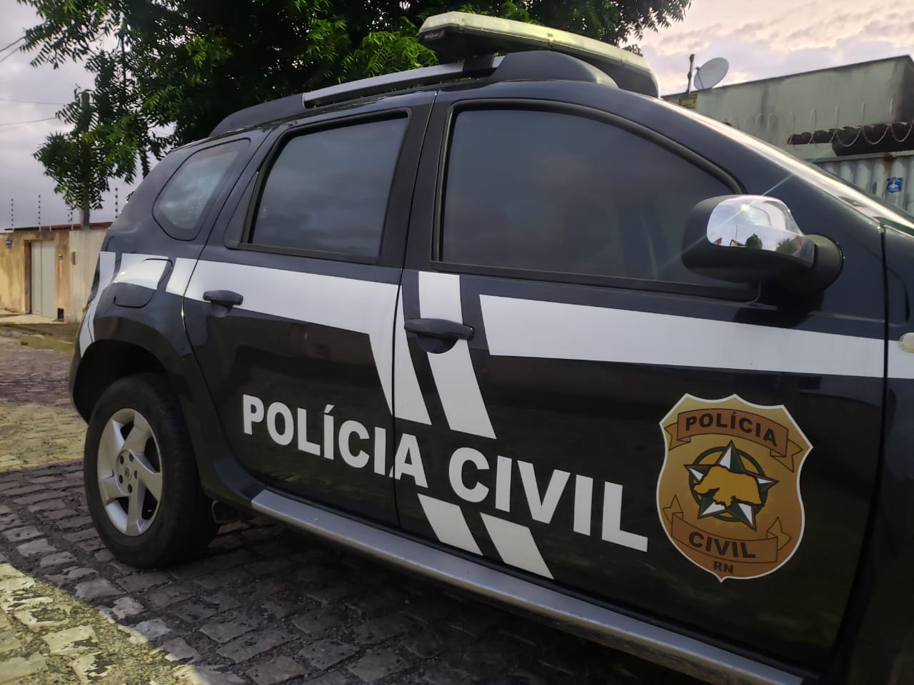 Polícia Civil prende suspeito por roubo de veículo em Natal