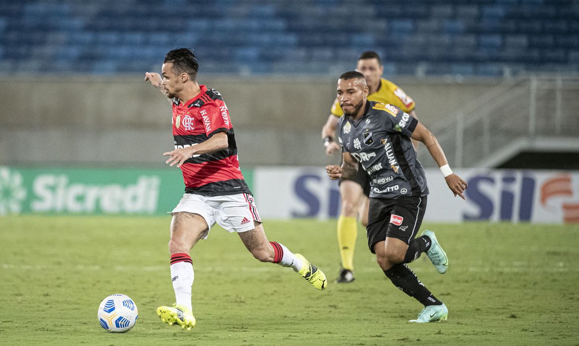Flamengo vence ABC e está nas quartas da Copa do Brasil