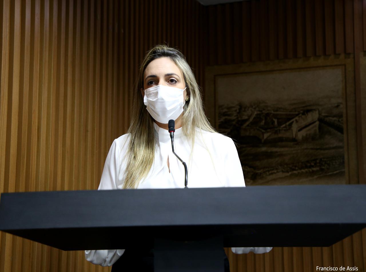 PL da Vereadora Ana Paula (PL) a respeito da violência contra a mulher é aprovado na Câmara Municipal