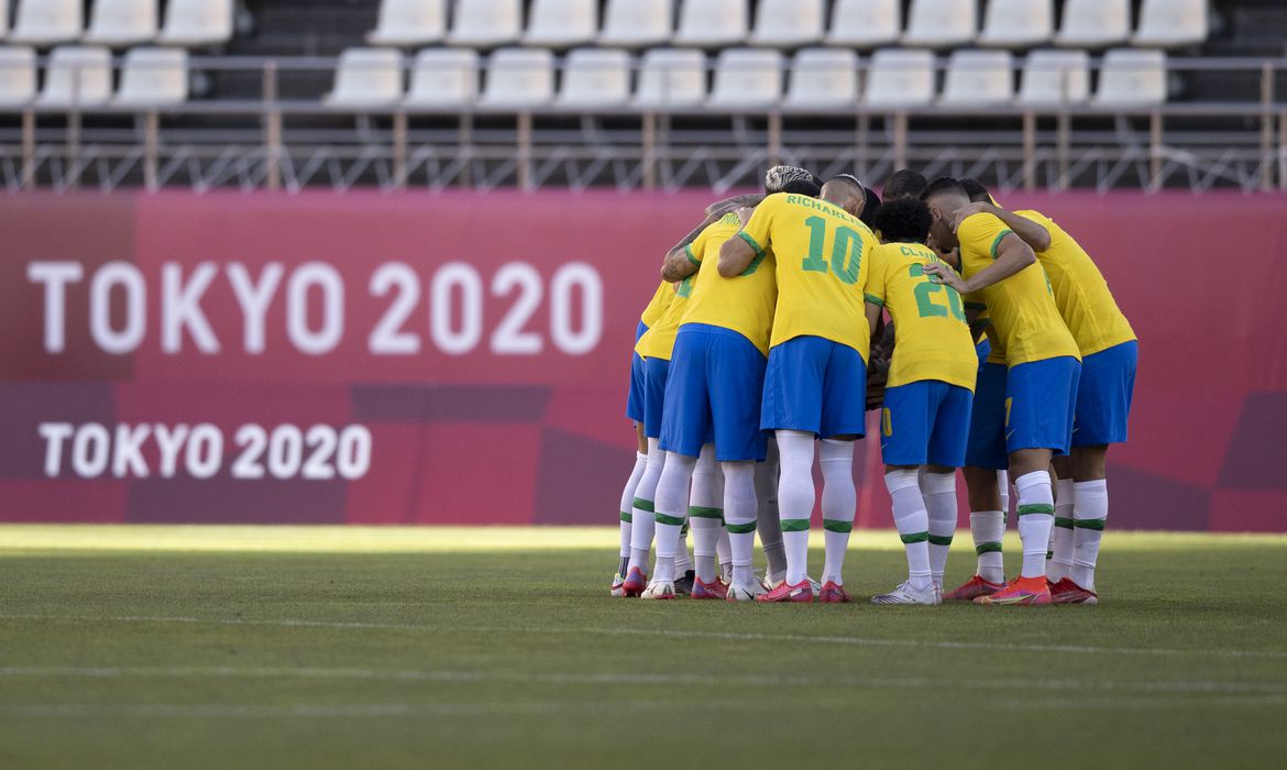 Em busca do bi olímpico, seleção brasileira enfrenta a Espanha