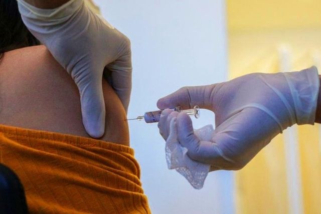 52,3% dos brasileiros tomaram ao menos uma dose da vacina contra covid-19