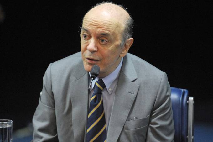 Com doença de Parkinson, Serra se licencia do mandato por quatro meses