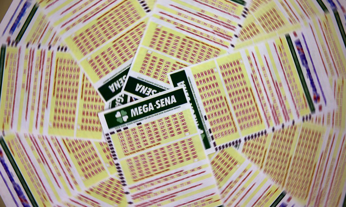 Apostador acerta na Mega-Sena e leva sozinho R$ 60 milhões; veja dezenas sorteadas