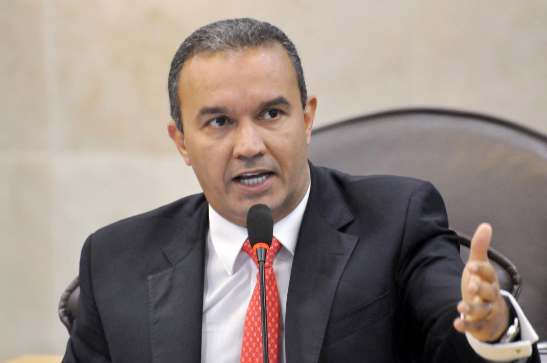 Governo Fátima tenta impedir transmissões de CPI na TV, diz presidente da Comissão