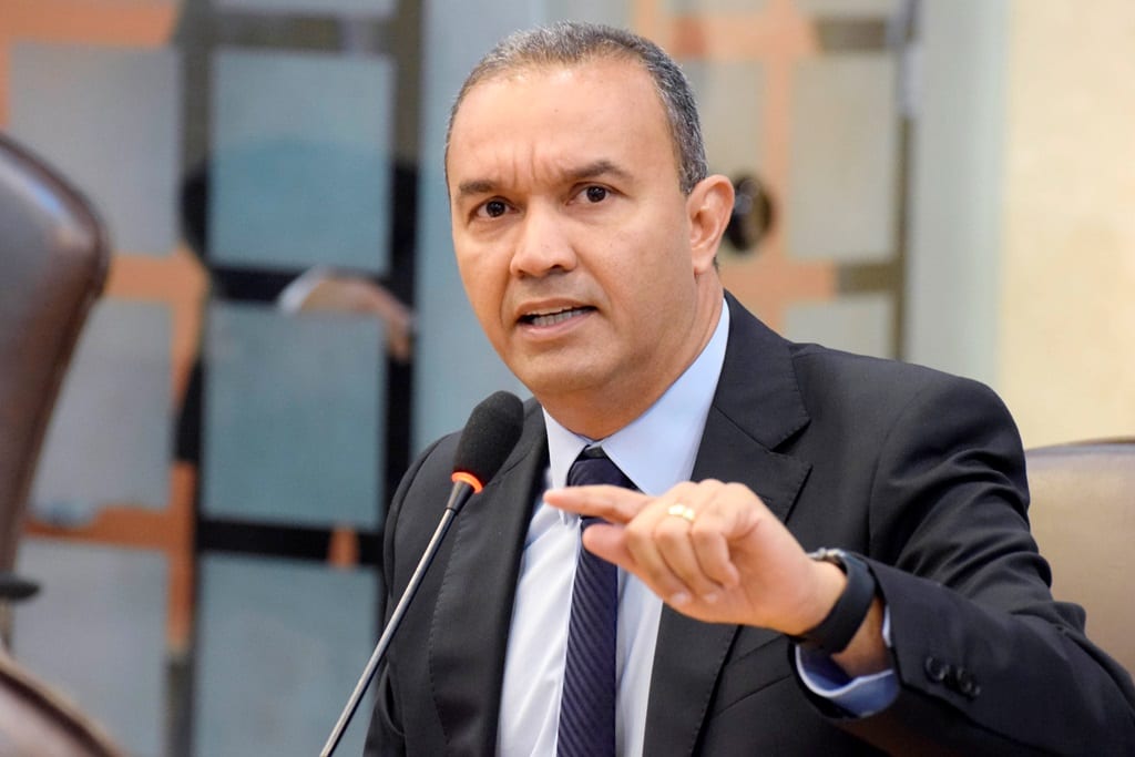 Presidente da CPI da Covid e secretário de Fátima batem boca: “vá trabalhar”