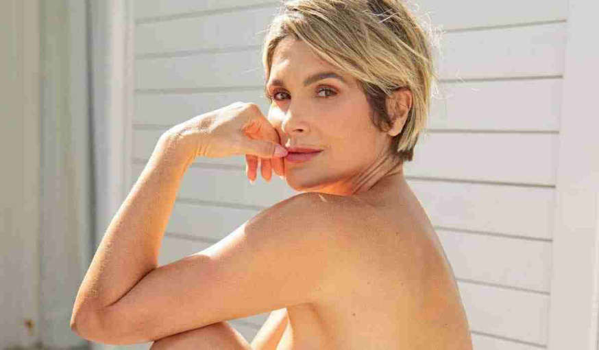 Atriz Flávia Alessandra posta clique nua e impressiona os fãs