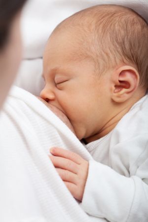 Entenda como a amamentação pode proteger bebês e crianças da covid-19 e outras doenças