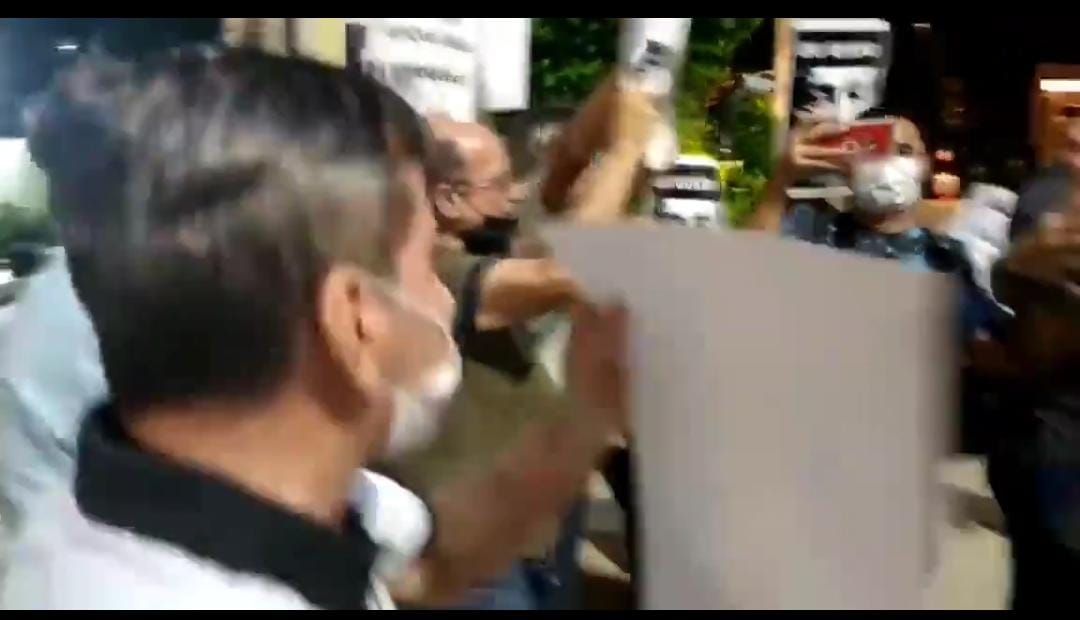 VÍDEO: Manifestantes recebem caravana de Lula no CE a irritam Gleisi e Lindembergh
