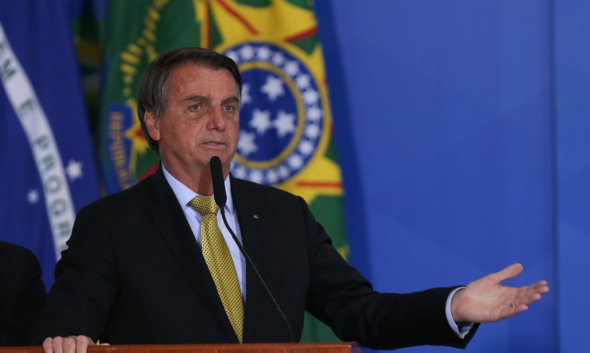 “Mostraremos que podemos fazer valer força do povo”, diz Bolsonaro