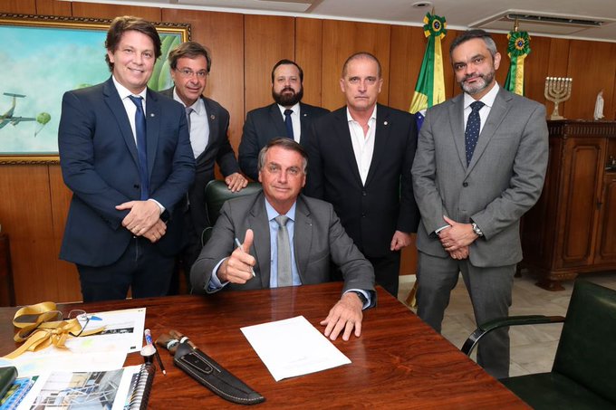 Bolsonaro edita MP que dificulta remoção de conteúdo da internet