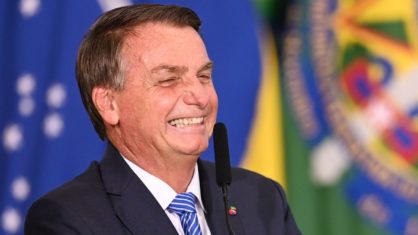 Estadão se "confunde" e diz que ato pró-Bolsonaro teve baixa adesão; presidente rebate: "imprensa de m..."