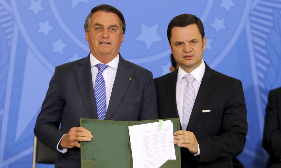 Governo cria programa de R$ 100 mi para policial comprar casa própria