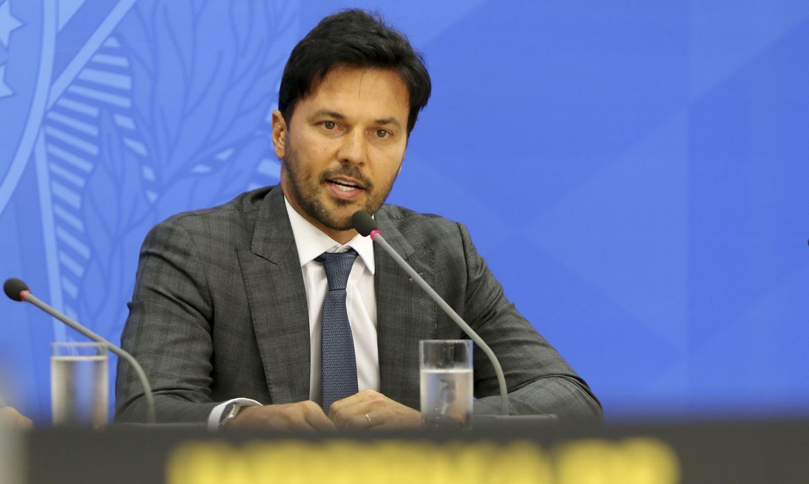 Ministro Fábio Faria estima perda de R$ 100 milhões/dia com atraso no leilão do 5G