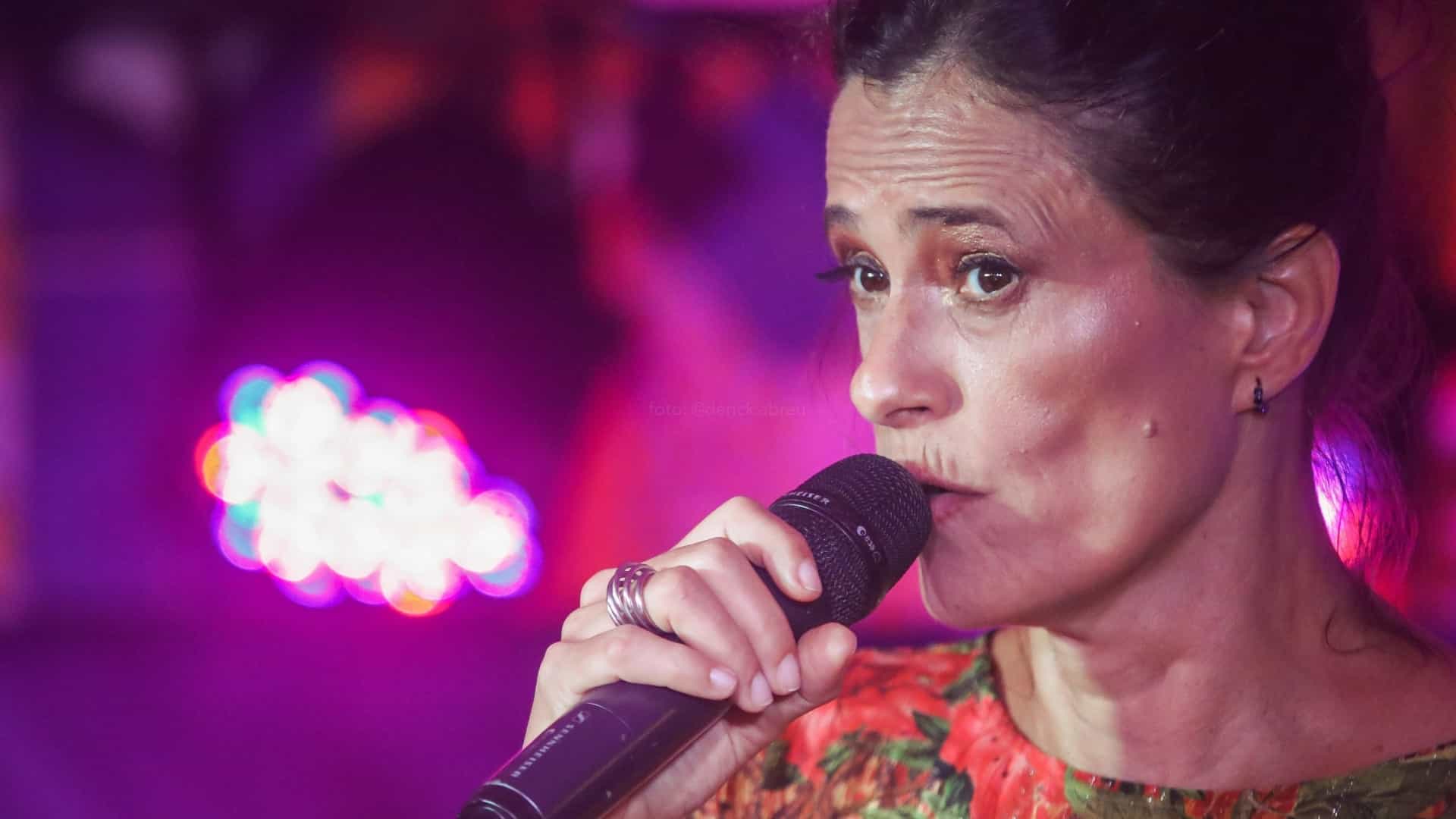 Famosa cantora diz que Neymar é 'decepção como cidadão' e o manda pagar impostos