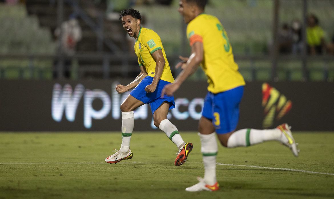 Seleção brasileira dá menos audiência que "Jornal Nacional" e "Império"
