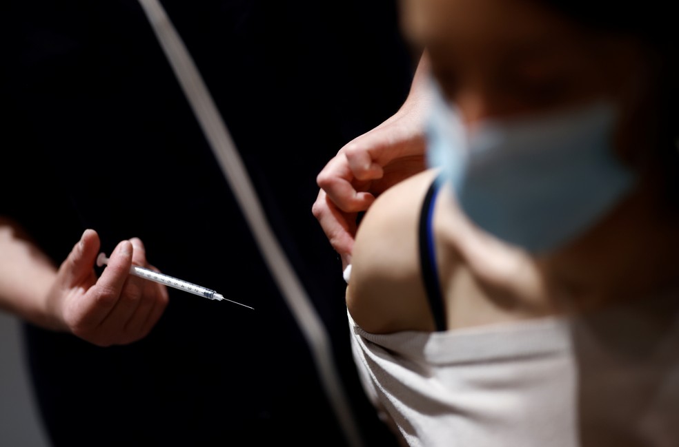 Estudo francês confirma que vacinas contra Covid reduzem em 90% risco de hospitalização e morte