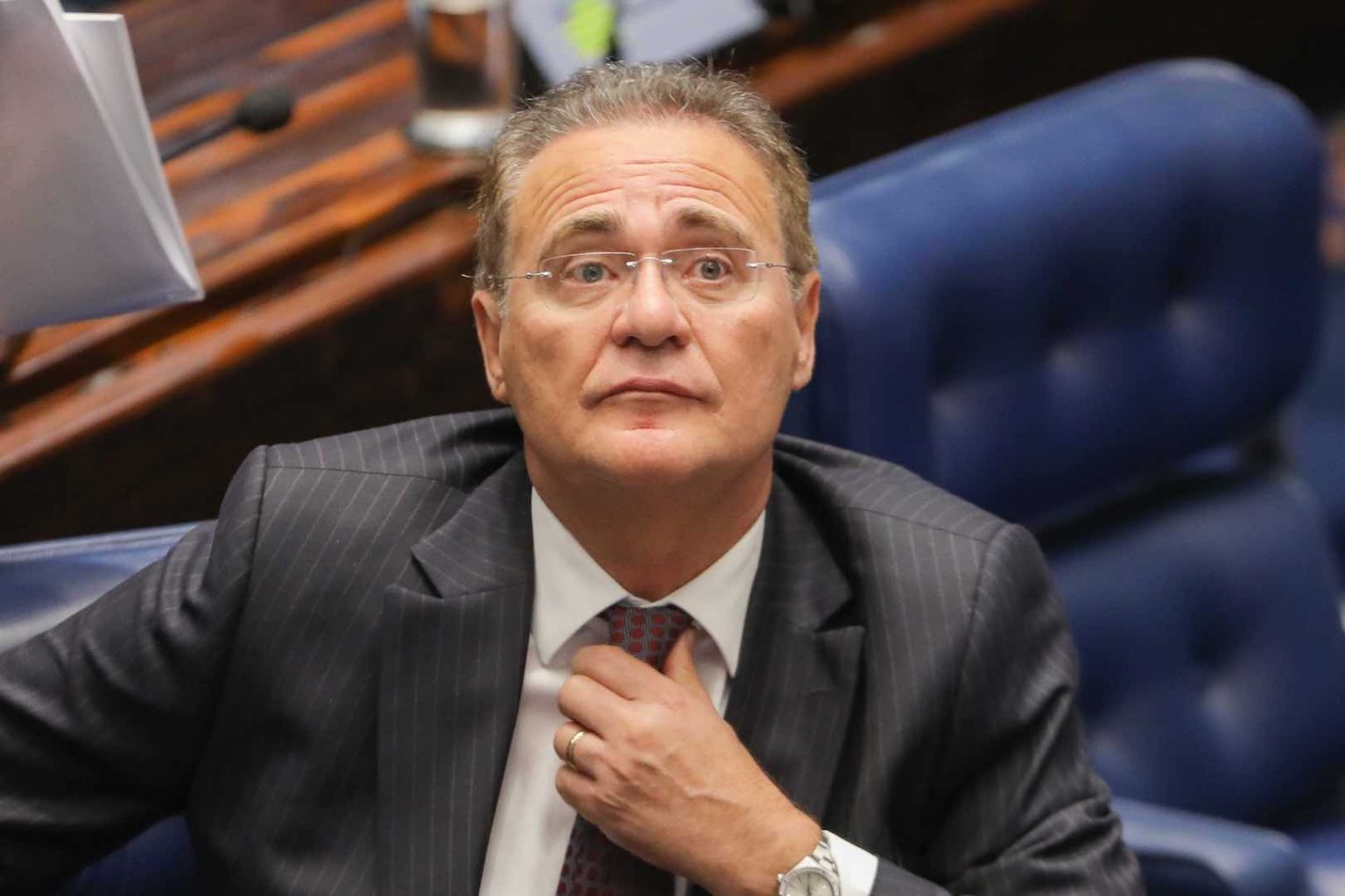 Bolsonaro: "Não há maracutaia lá por Brasília que não tenha o nome do Renan"