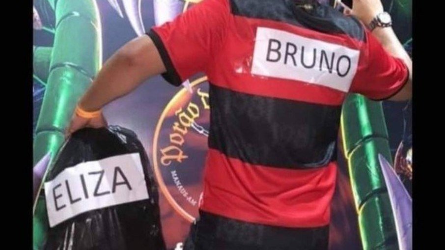 Homem é demitido após se fantasiar de goleiro Bruno e ofender Eliza Samudio