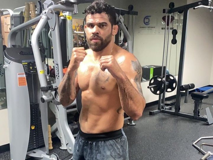 Ex-campeão do UFC, potiguar Renan Barão é escalado para disputa de cinturão em evento nos EUA
